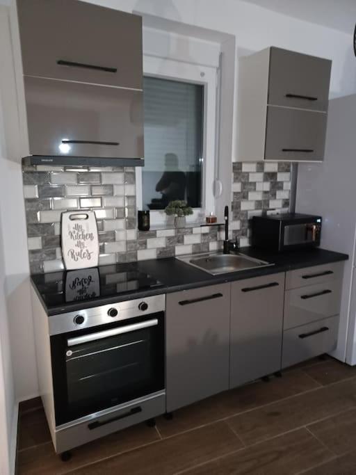 Petite Suite With Backyard. Mytilene Exterior foto