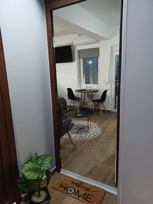Petite Suite With Backyard. Mytilene Exterior foto